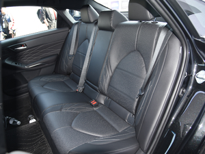 2019款双擎 2.5L XLE尊贵版 国V 后排座椅