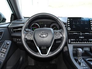 2019款双擎 2.5L XLE尊贵版 国V 方向盘