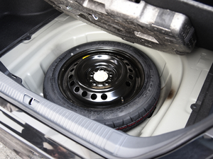 2019款双擎 2.5L XLE尊贵版 国V 备胎