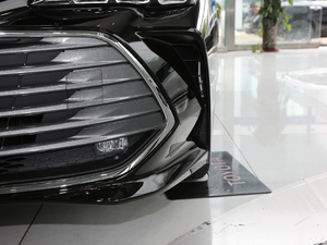 2019款双擎 2.5L 豪华版 国VI 前雾灯