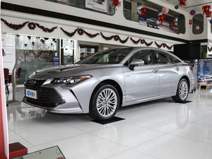 2019款双擎 2.5L XLE尊贵版 国VI 左前45度
