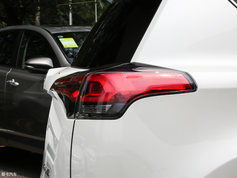 2019RAV4s 2.0L CVTm VI