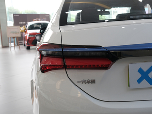 2020款E+ 1.8L 舒适版 细节外观