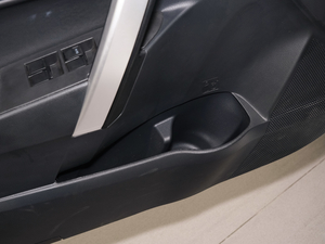 2020款E+ 1.8L 舒适版 前门储物空间