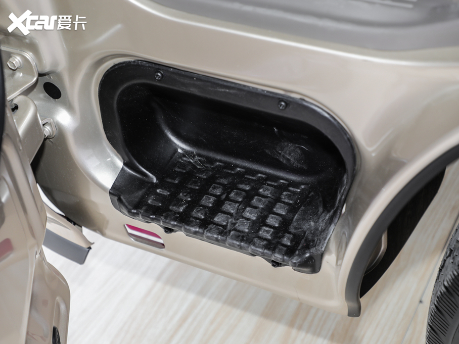 2020˹_(d) 4.0L A 20 