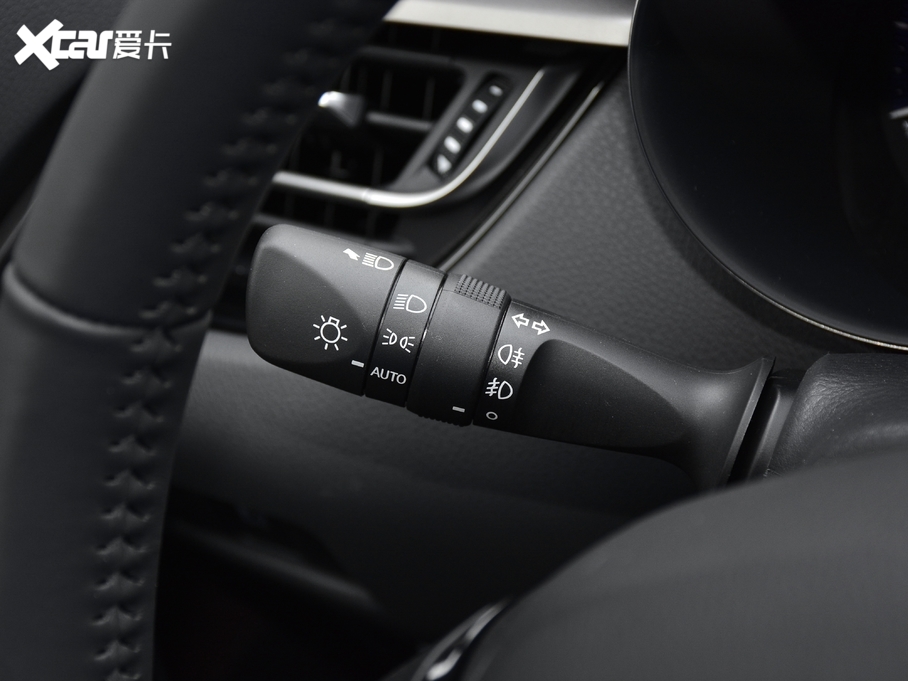 2020���ȝ�IZOA 2.0L ���Ű�