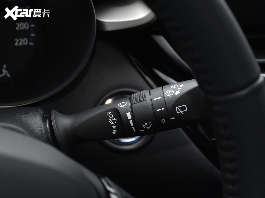 2020���ȝ�IZOA 2.0L ���Ű�