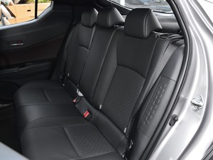 2020款2.0L 奕炫版 空间座椅