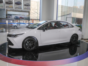 2021TNGA 1.5L CVT GR SPORT\(yn)Ӱ (c)