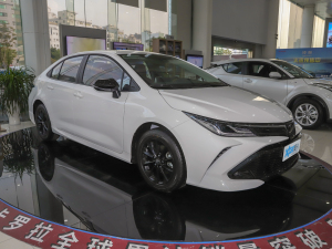 2021TNGA 1.5L CVT GR SPORT\(yn)Ӱ ǰ45