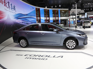 2021p 1.8L E-CVTӢ w^