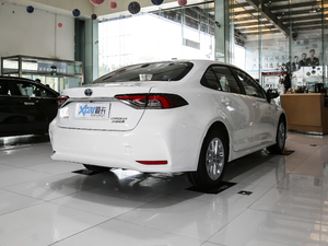 2021p 1.8L E-CVTӢ w^