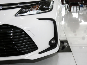 2021p 1.8L E-CVTӢ ǰF