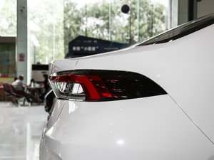 2021p 1.8L E-CVTӢ ^