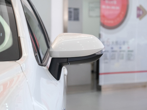 2021p 1.8L E-CVTh ҕR