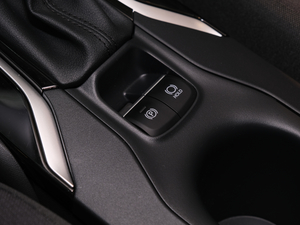 2021p 1.8L E-CVTh v܇Ƅ