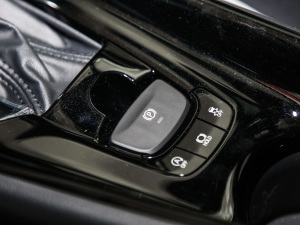 2021款2.0L 奕驰SPORT 驻车制动器