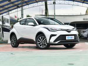 2021款2.0L 奕驰版 右前45度