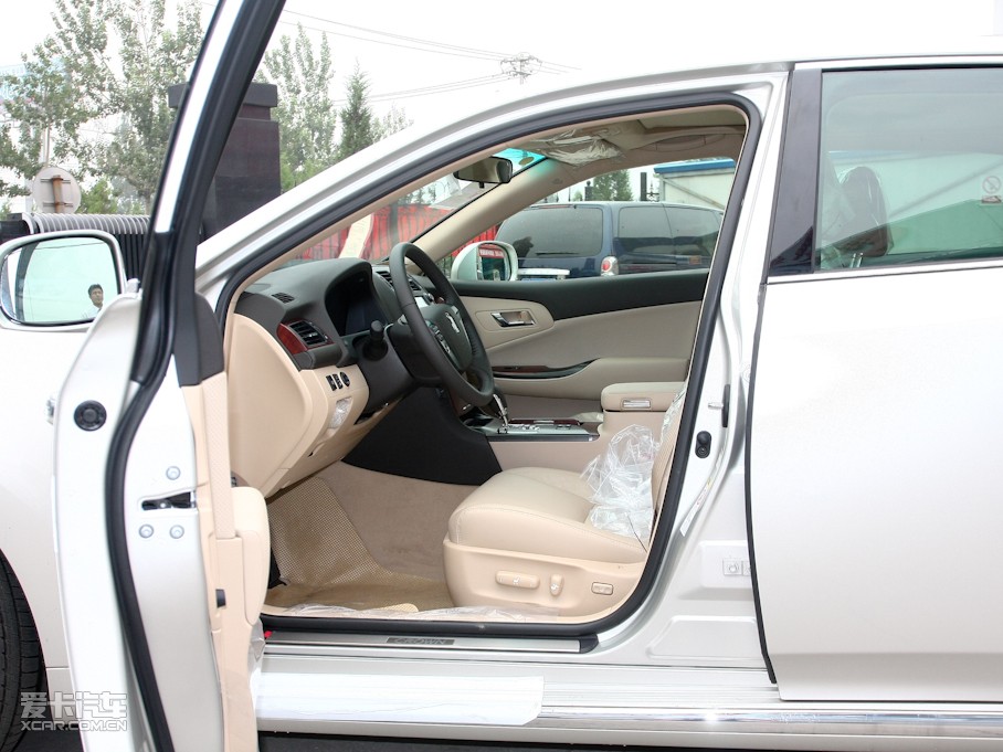 2010��ʹ� 2.5L Royal ��Ƥ�촰��