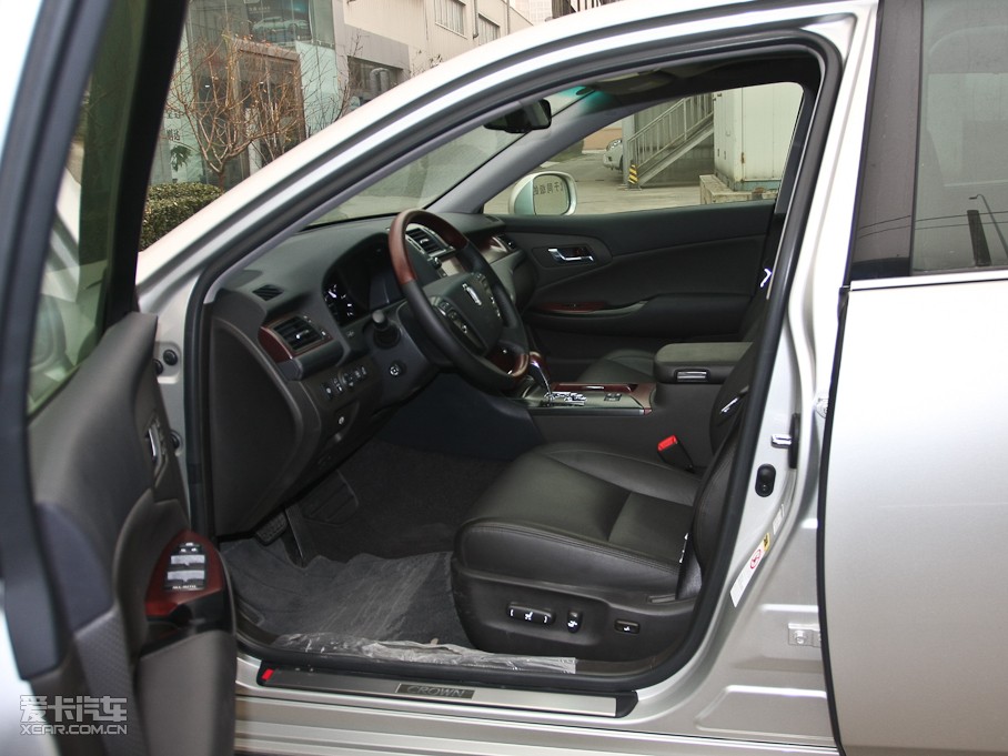 2010ʹ 3.0L Royal Ƥ