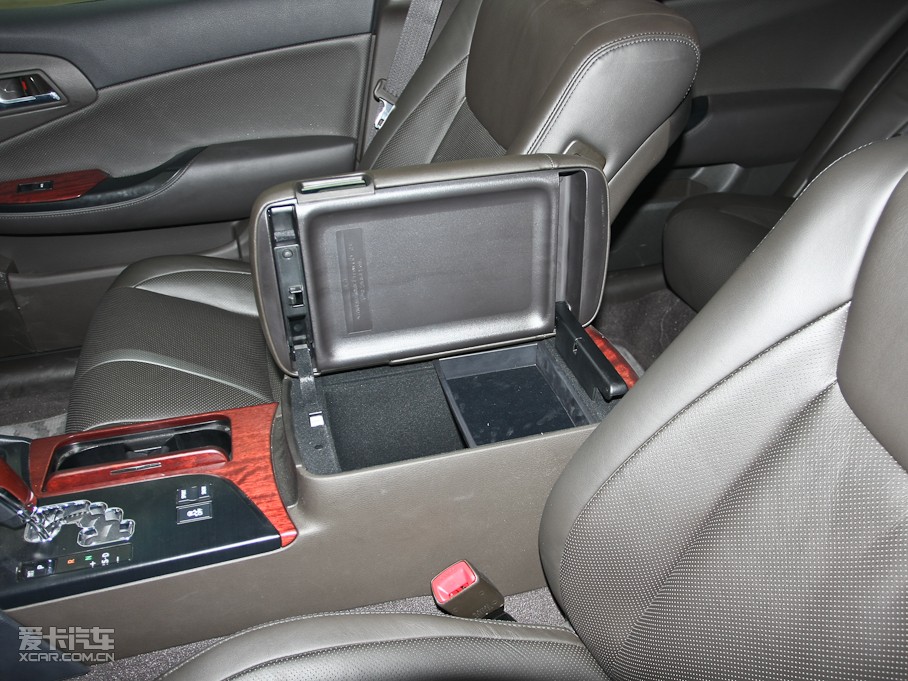 2010ʹ 3.0L Royal Ƥ