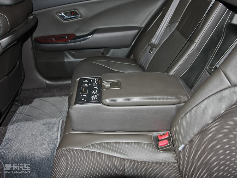 2010ʹ 3.0L Royal Ƥ