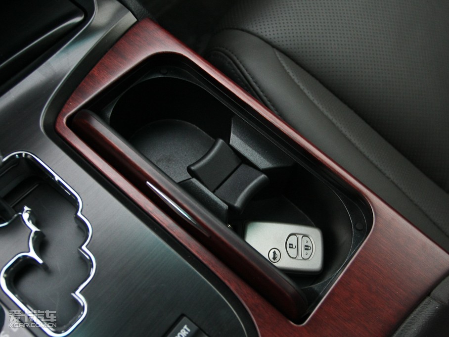 2010ʹ 3.0L Royal Ƥ