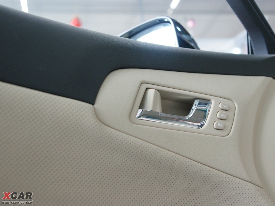 2010ʹ 3.0L Royal Saloon