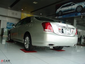 2010款2.5L Royal 真皮导航版 整体外观