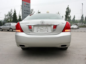 2010款2.5L Royal 真皮天窗版 正后	