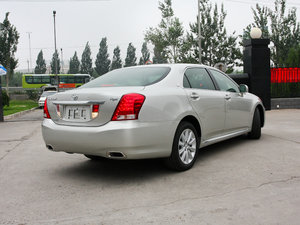 2010款2.5L Royal 真皮天窗版 左后45度