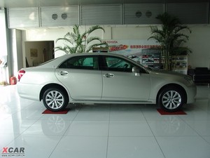 2010款2.5L Royal 真皮导航版 正侧（左）