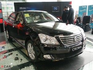 2010款3.0L Royal Saloon 整体外观