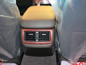 20104.3L Royal Saloon g