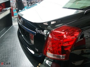 2010款3.0L Royal Saloon 细节外观