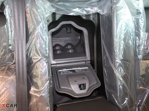 20104.3L Royal Saloon g