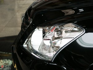 2010款3.0L Royal Saloon 细节外观
