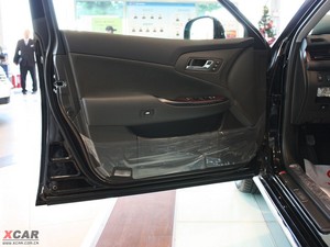 2010款4.3L Royal Saloon 空间座椅