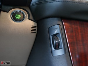 20103.0L Royal Saloon п؅^