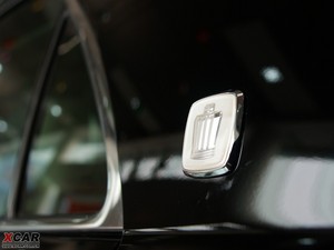 2010款3.0L Royal Saloon 细节外观