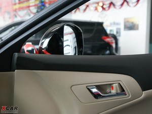 2010款3.0L Royal Saloon 空间座椅