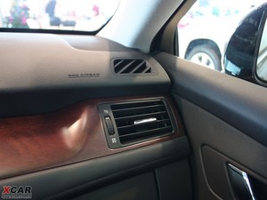 20104.3L Royal Saloon g