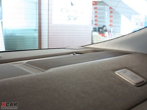 20104.3L Royal Saloon g