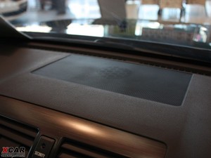 20104.3L Royal Saloon g