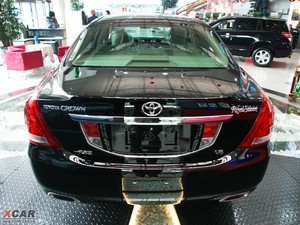 2010款3.0L Royal Saloon 整体外观