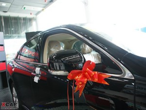 2010款3.0L Royal Saloon 细节外观