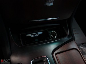 20104.3L Royal Saloon g