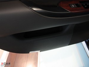 20104.3L Royal Saloon g