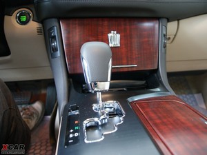 20103.0L Royal Saloon п؅^