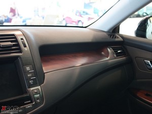 2010款4.3L Royal Saloon 中控区